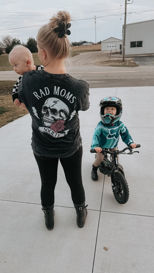 Rad Mom Society Tee