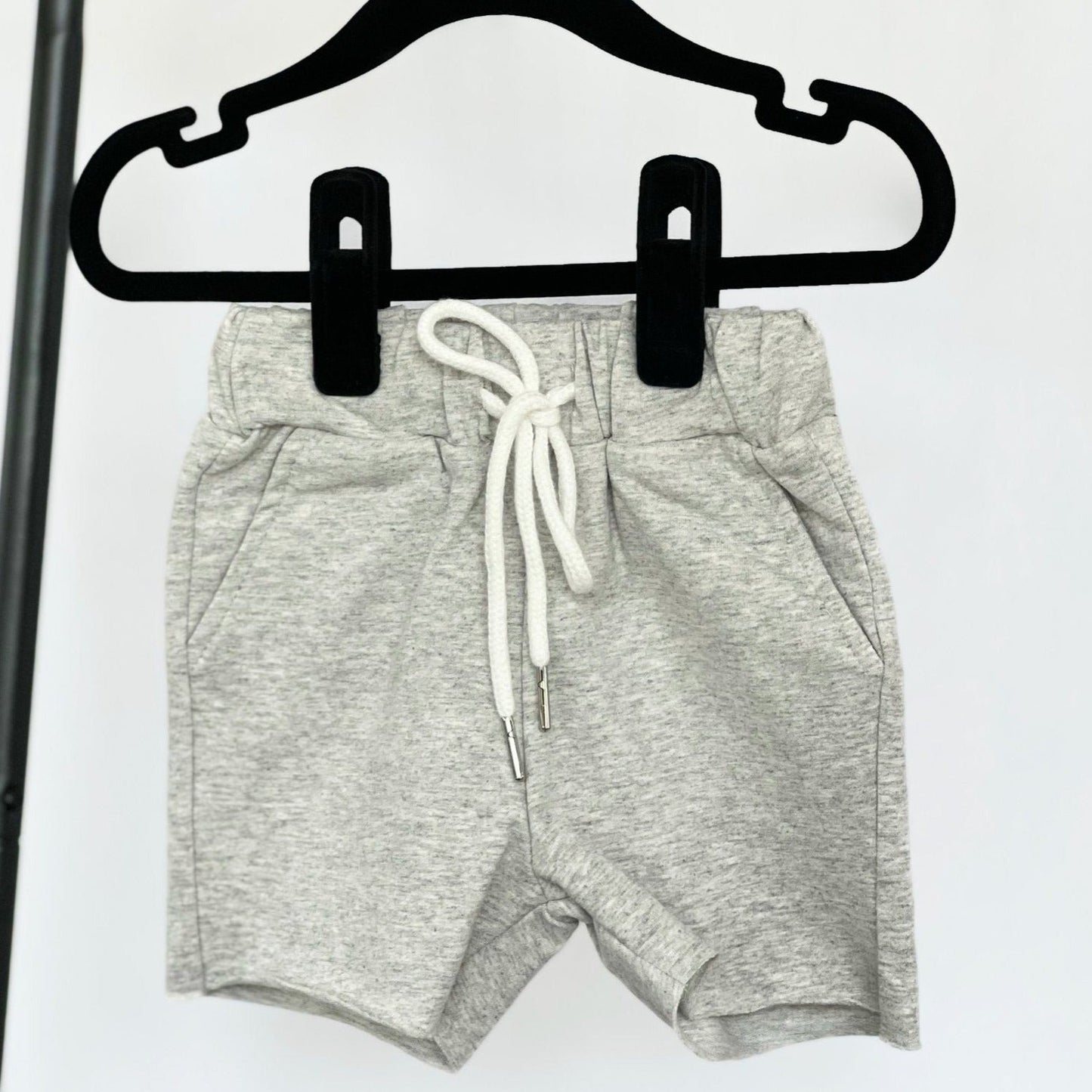 BASE SHORT - GREY